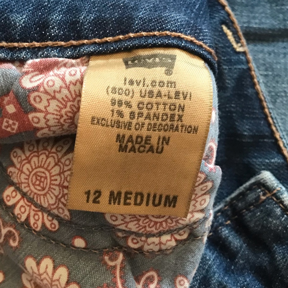 Levi’s Boot Cut  Jeans - Picture 5 of 7